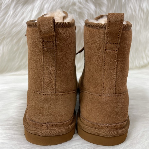 ❣️SOLD❣️Ugg Harkley Boots - Picture 7 of 9